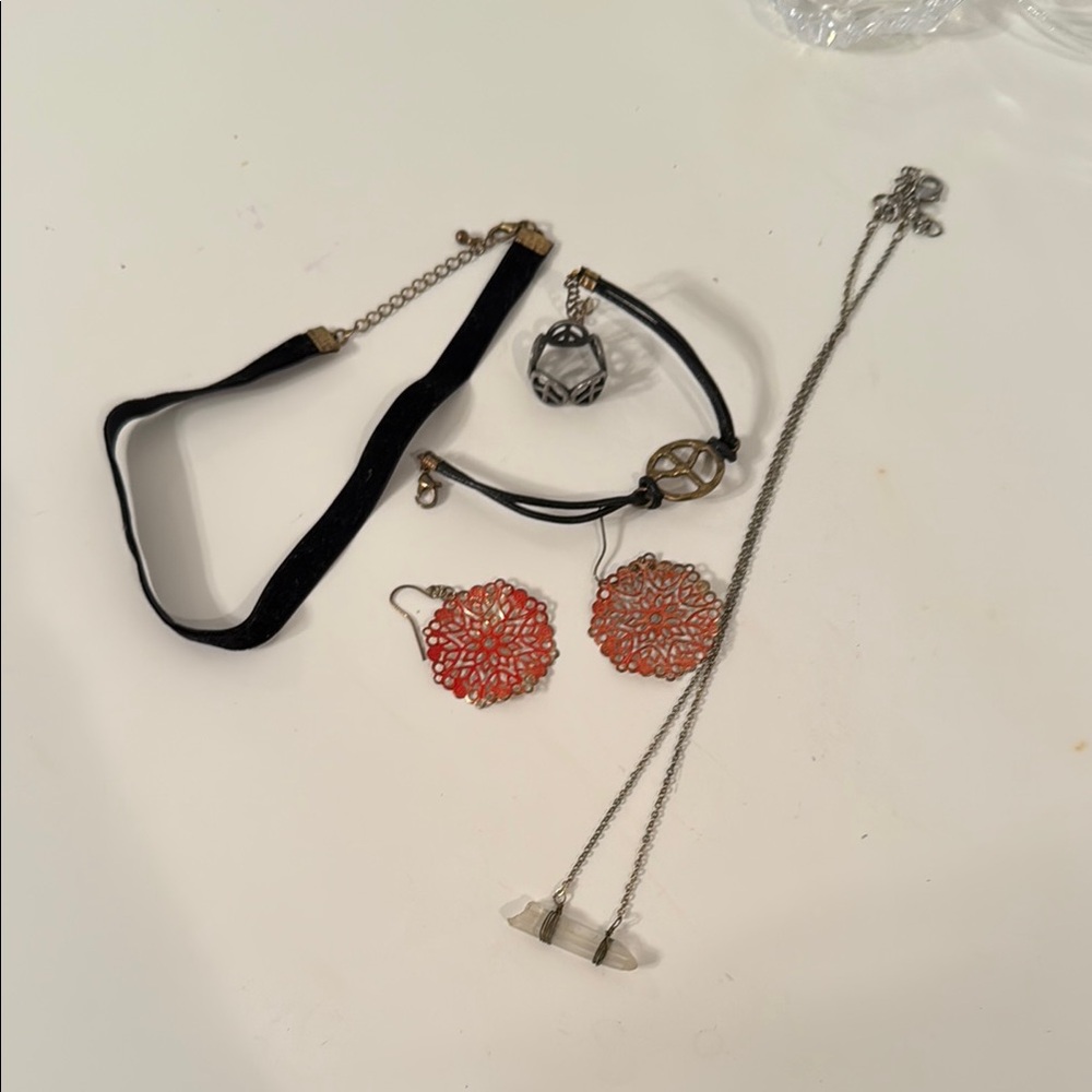 Assorted jewelry